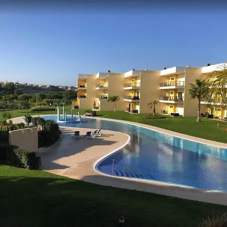 Апартаменты Spacieux Logis Des Fees De La Marina En Rez-de-chaussee De Chaussee Албуфейра