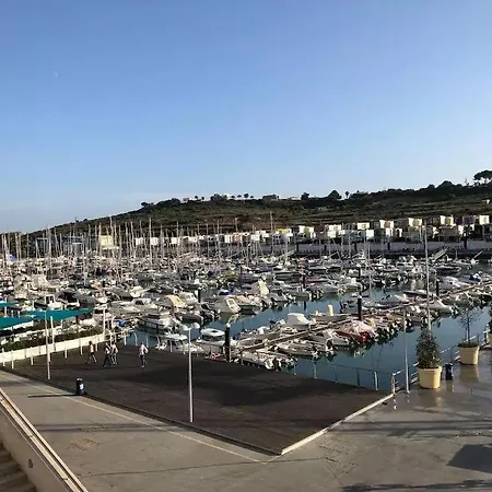 Apartment Spacieux Logis Des Fees De La Marina En Rez-de-chaussee De Chaussee Albufeira