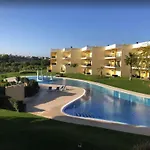 Appartement Spacieux Logis Des Fees De La Marina En Rez-de-chaussee De Chaussee Albufeira